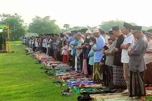 HUKUM SHOLAT IDUL FITRI